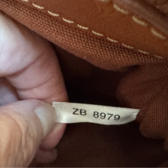 Vintage fossil bag with the a key charm. - Picture 14 of 16